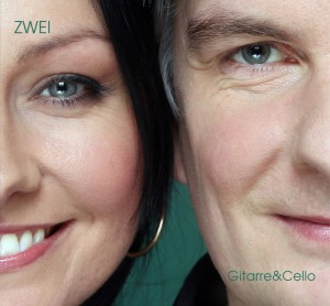 Als Paar auf und neben der Bühne: Gitarre & Cello